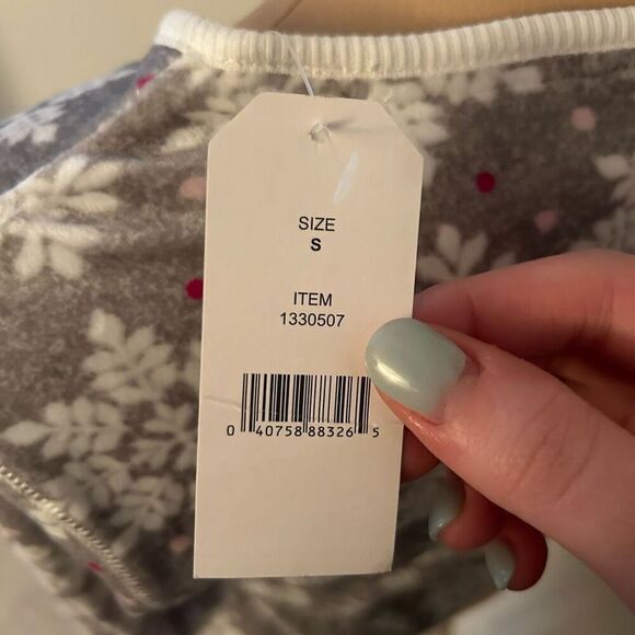 Nautical NWT Snowflake Pajama Long Sleeve Top S - Picture 2 of 6